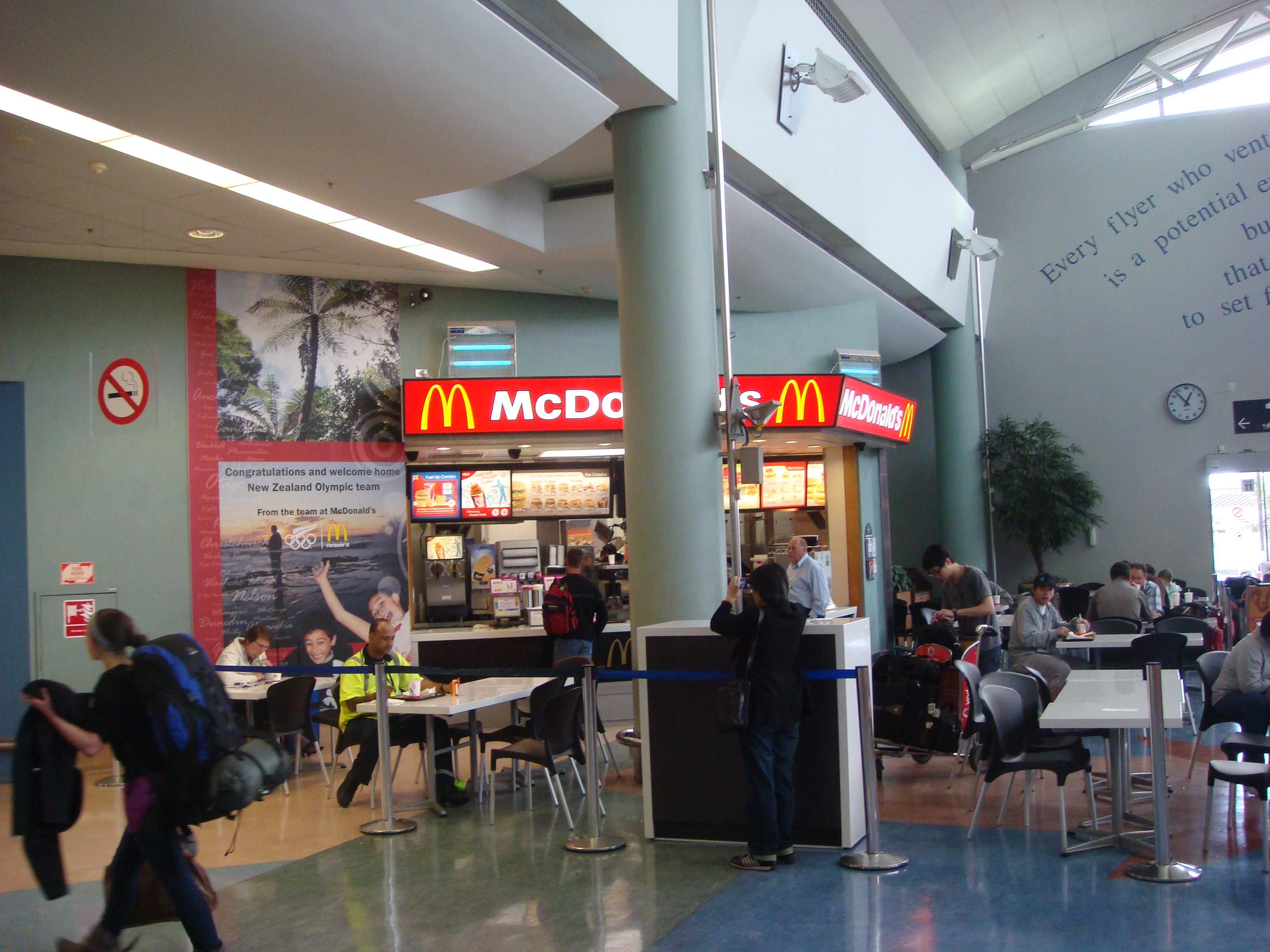 {收藏麥當勞} 2008/9/22 紐西蘭基督城 國際機場麥當勞