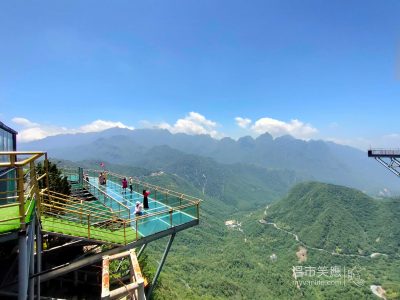 越南旅遊｜【北越】讓人腳軟卻又壯觀無比的高空棧橋，龍雲玻璃天空步道